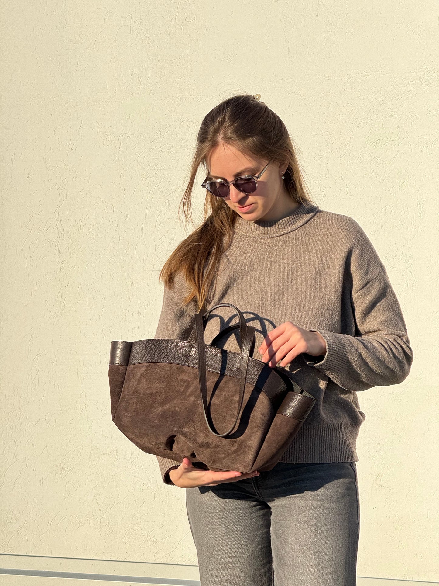 Borsa con doppio manico in pelle scamosciato