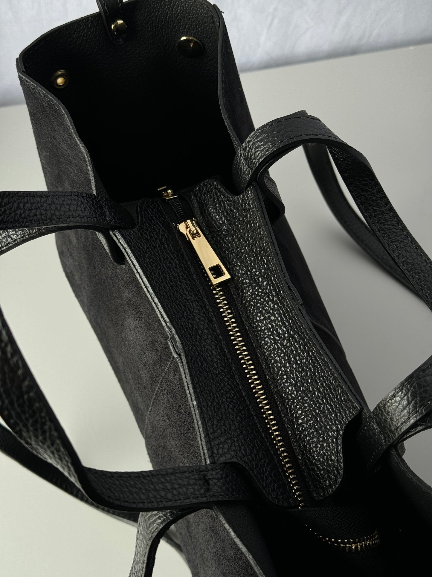 borsa con doppi manici e bottoni