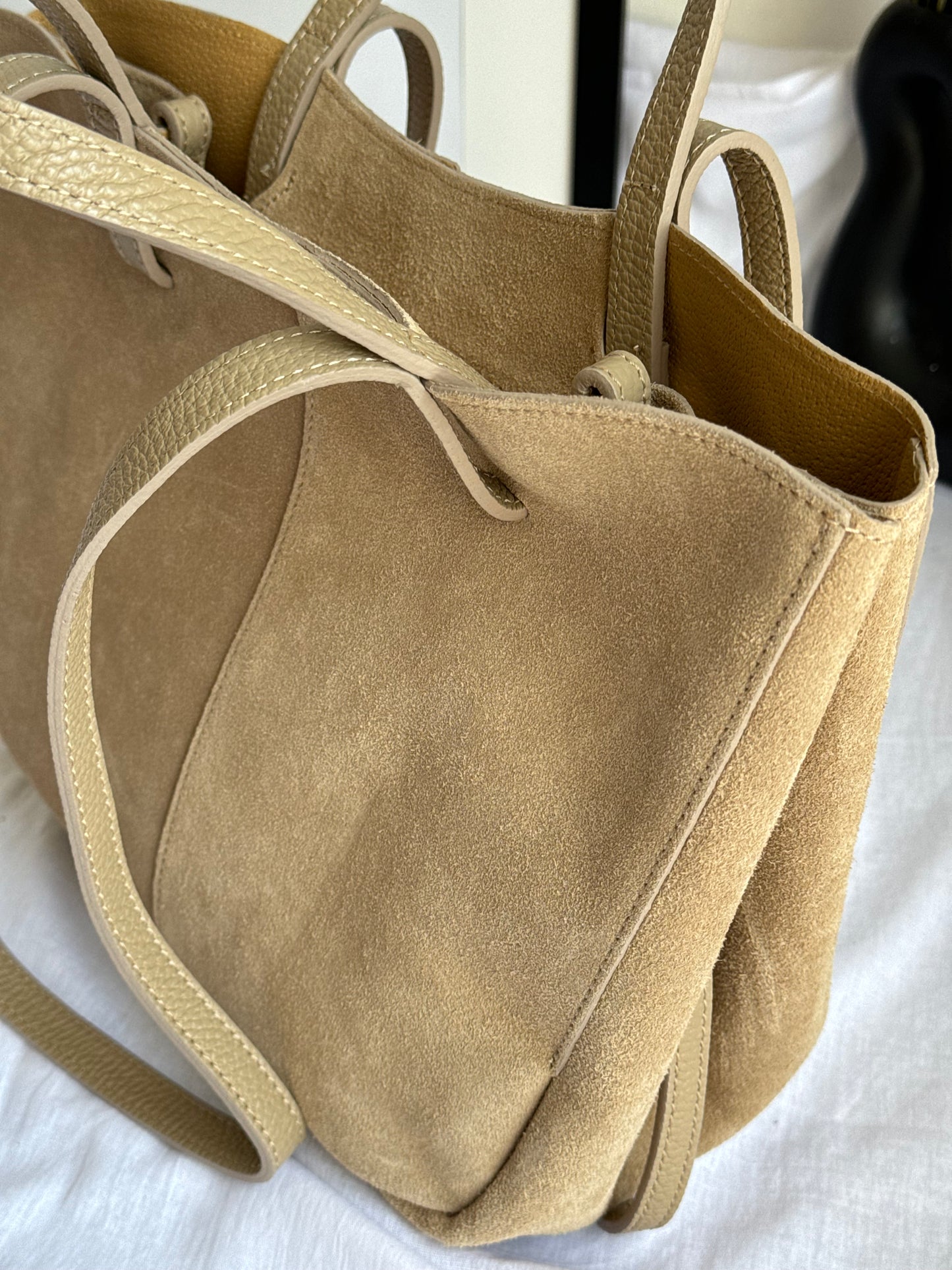 borsa con doppi manici magnetici