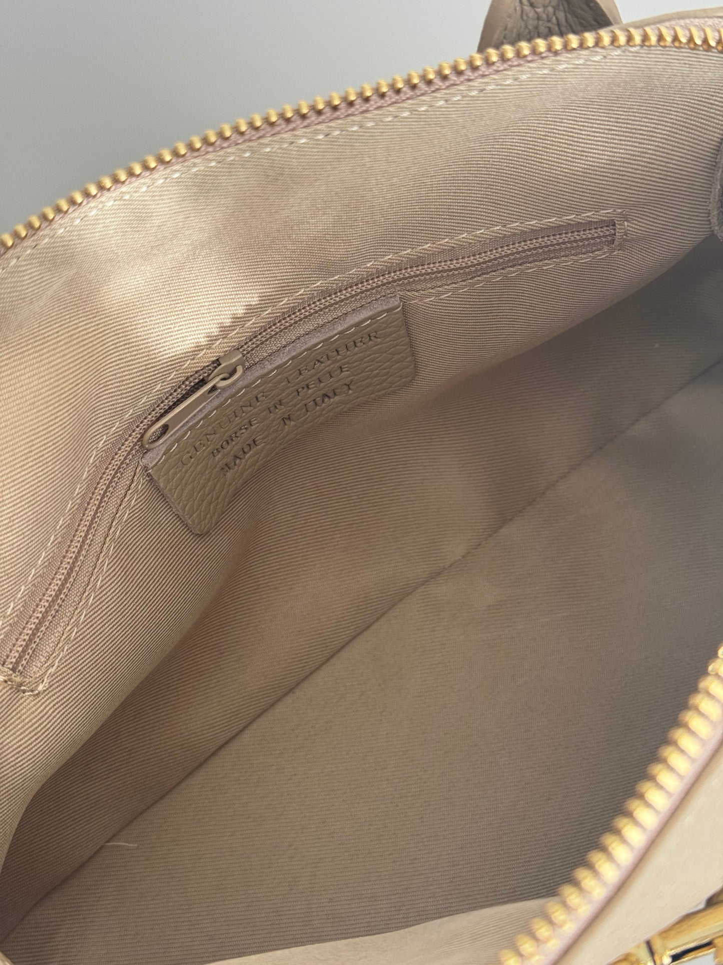borsa a mano con tracolla