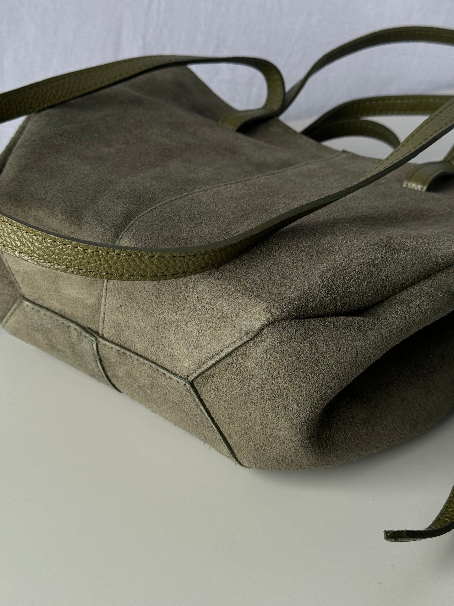 borsa con doppi manici e bottoni