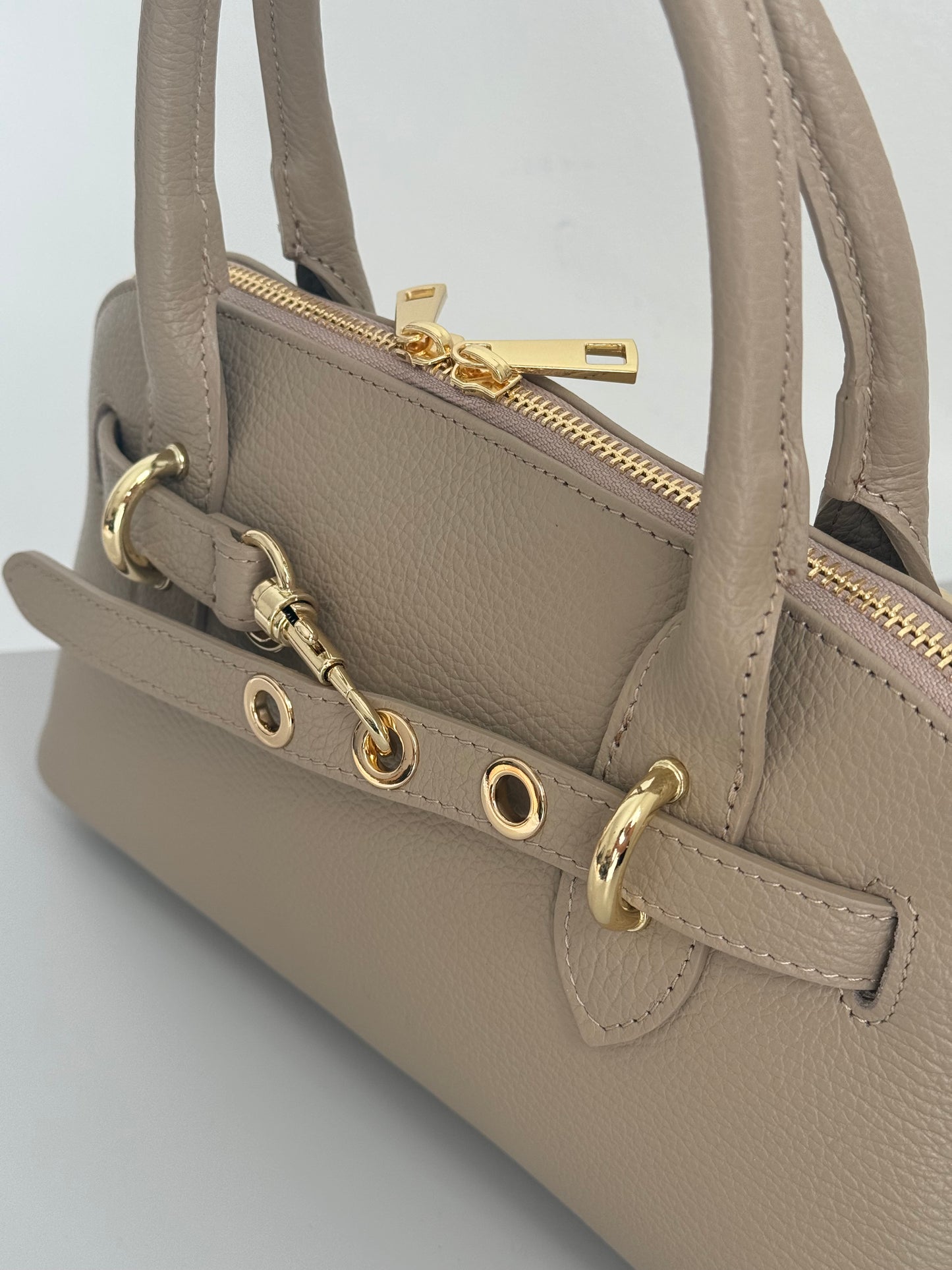 borsa a mano con tracolla