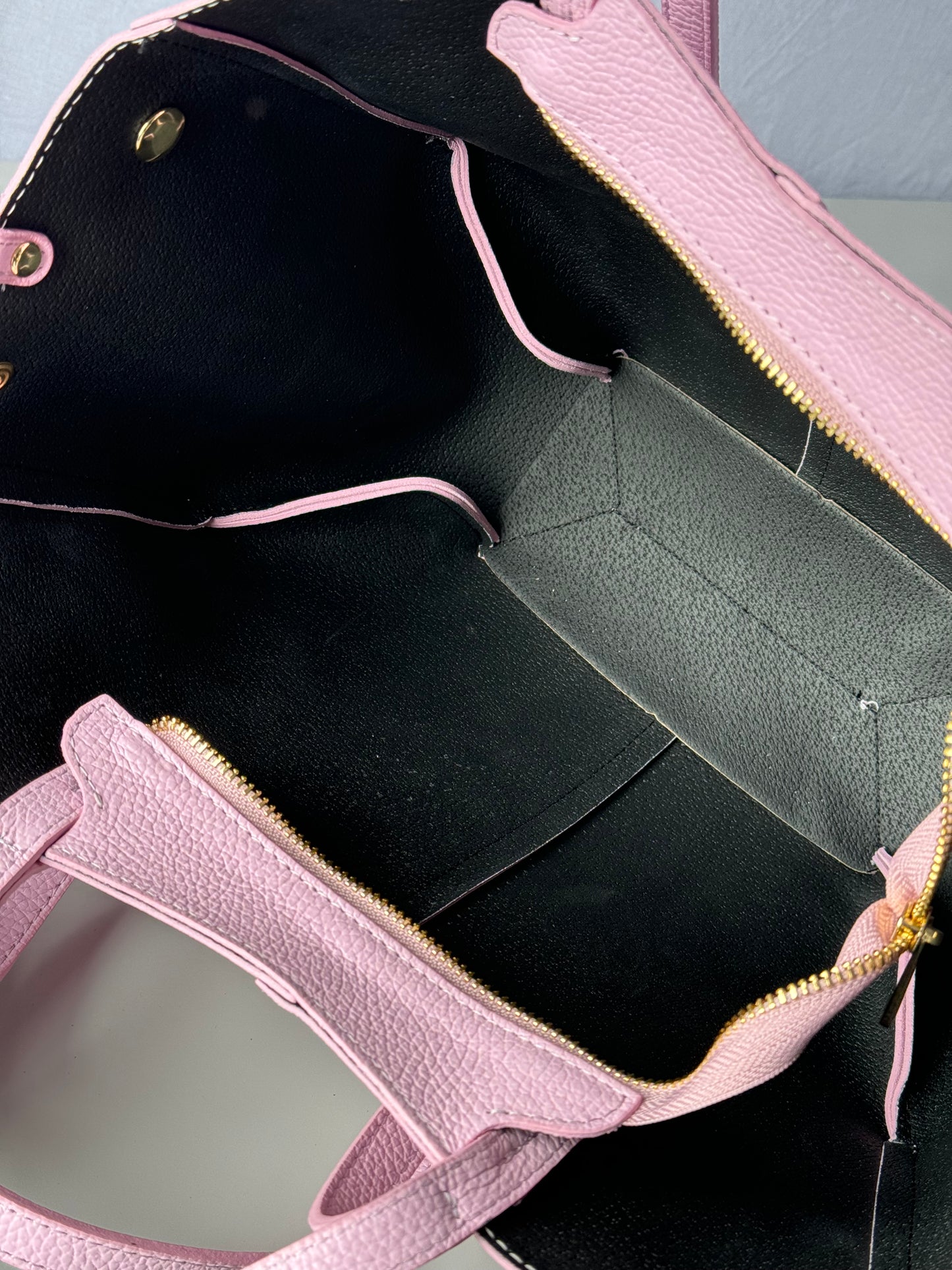 borsa con doppi manici e bottoni