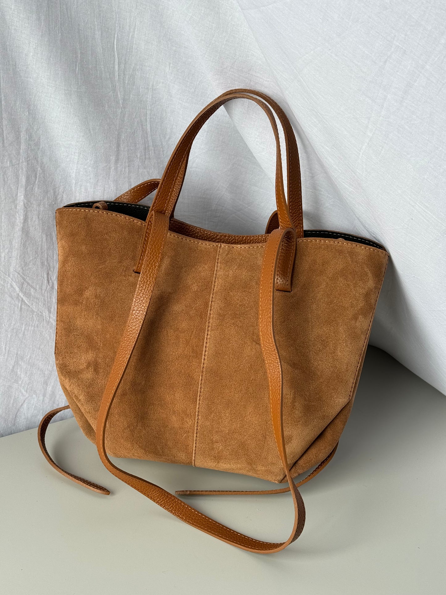 borsa con doppi manici e bottoni
