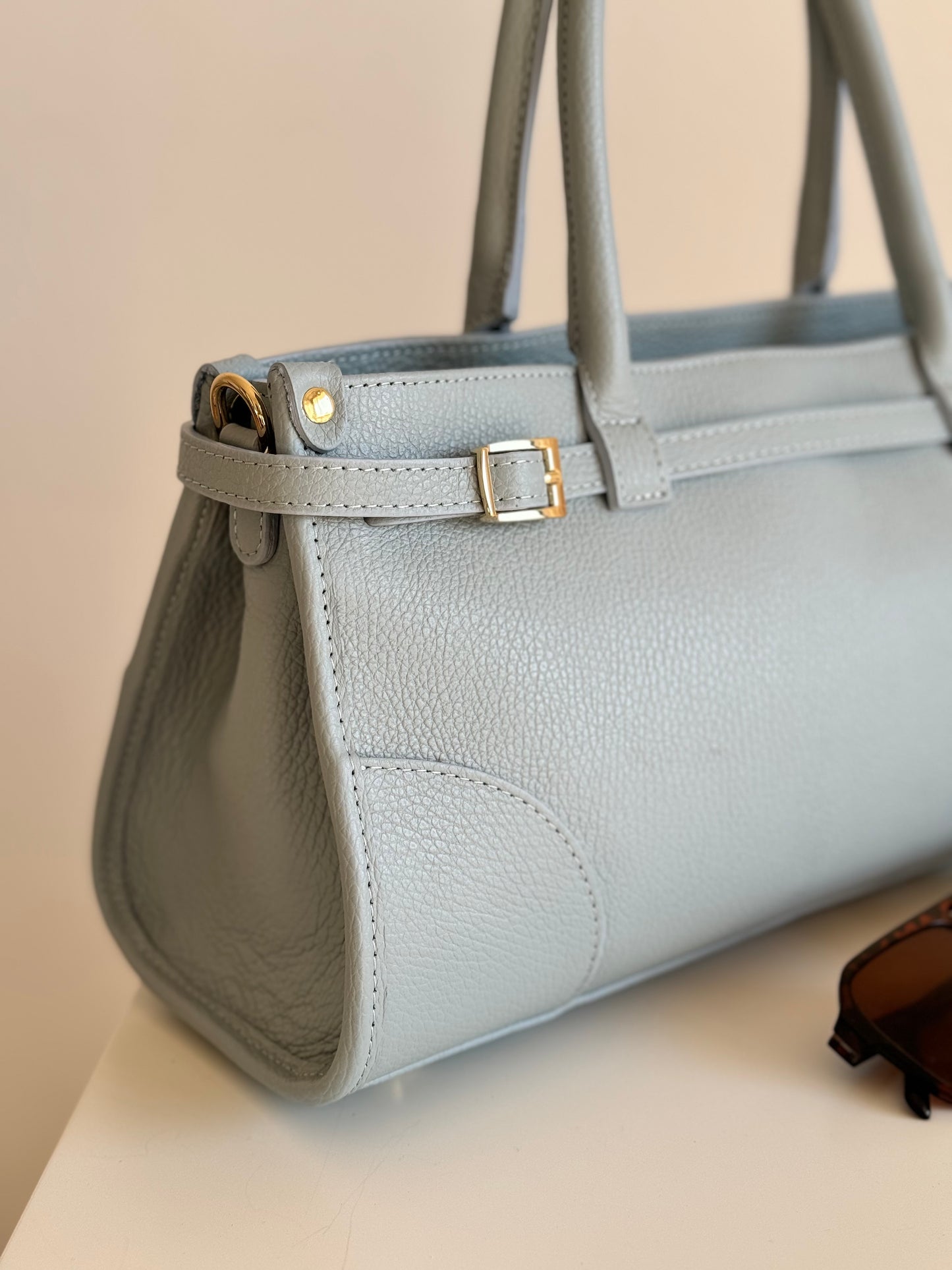 borsa con manico e tracolla