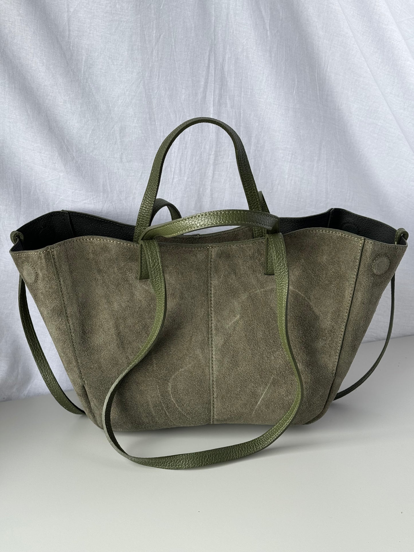 borsa con doppi manici magnetici