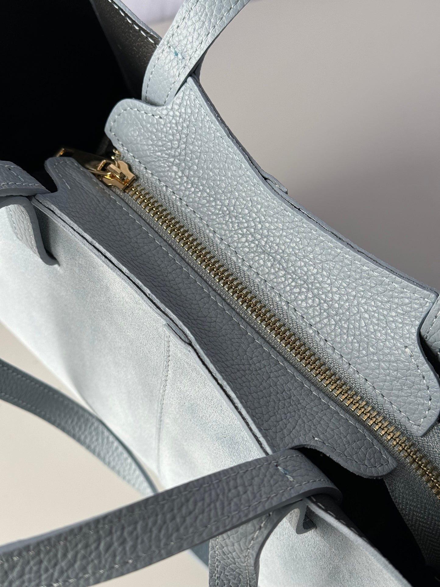 borsa con doppi manici e bottoni
