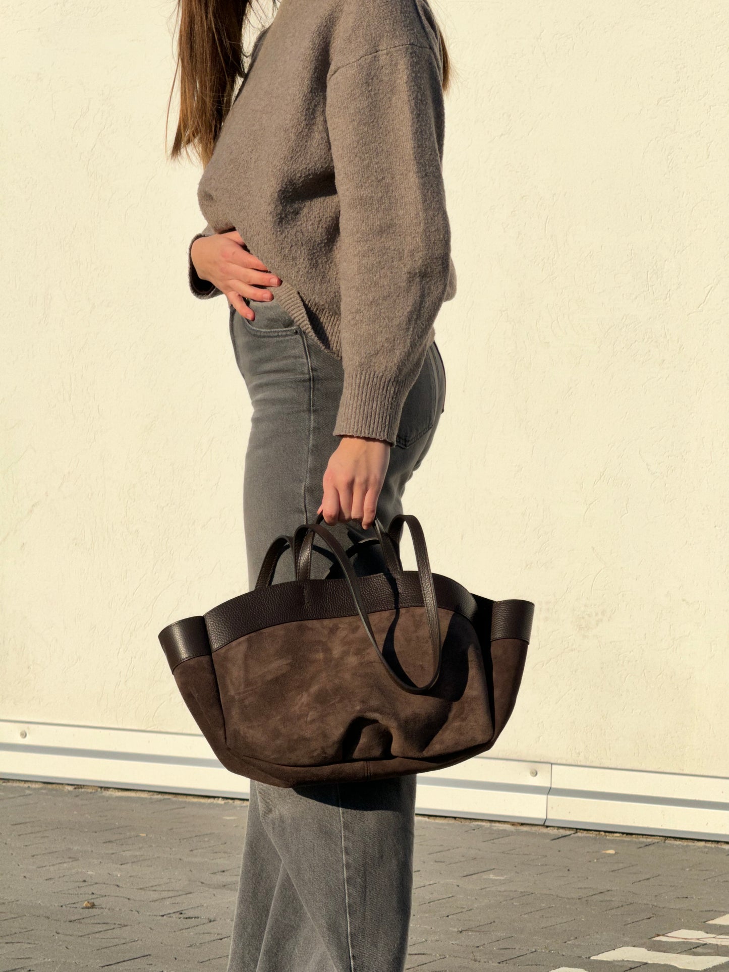 Borsa con doppio manico in pelle scamosciato