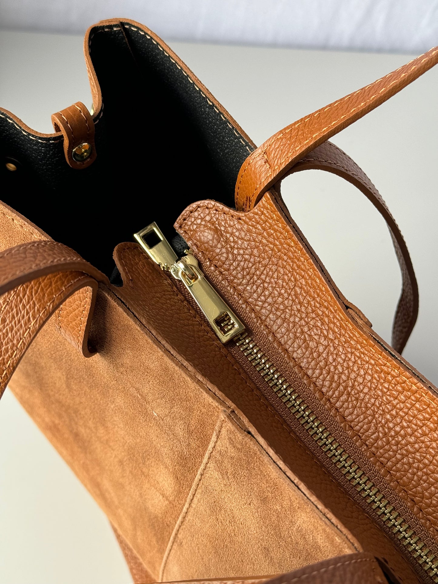 borsa con doppi manici e bottoni