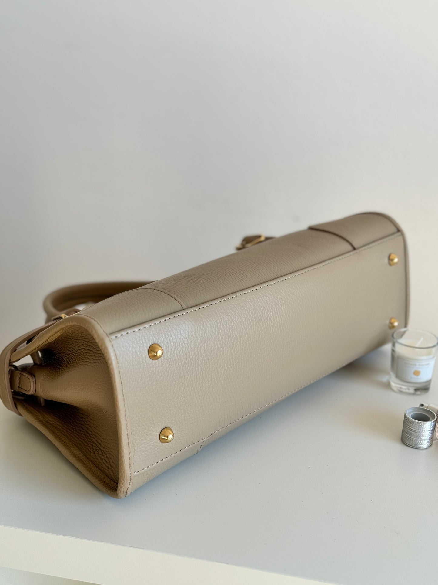 borsa con manico e tracolla