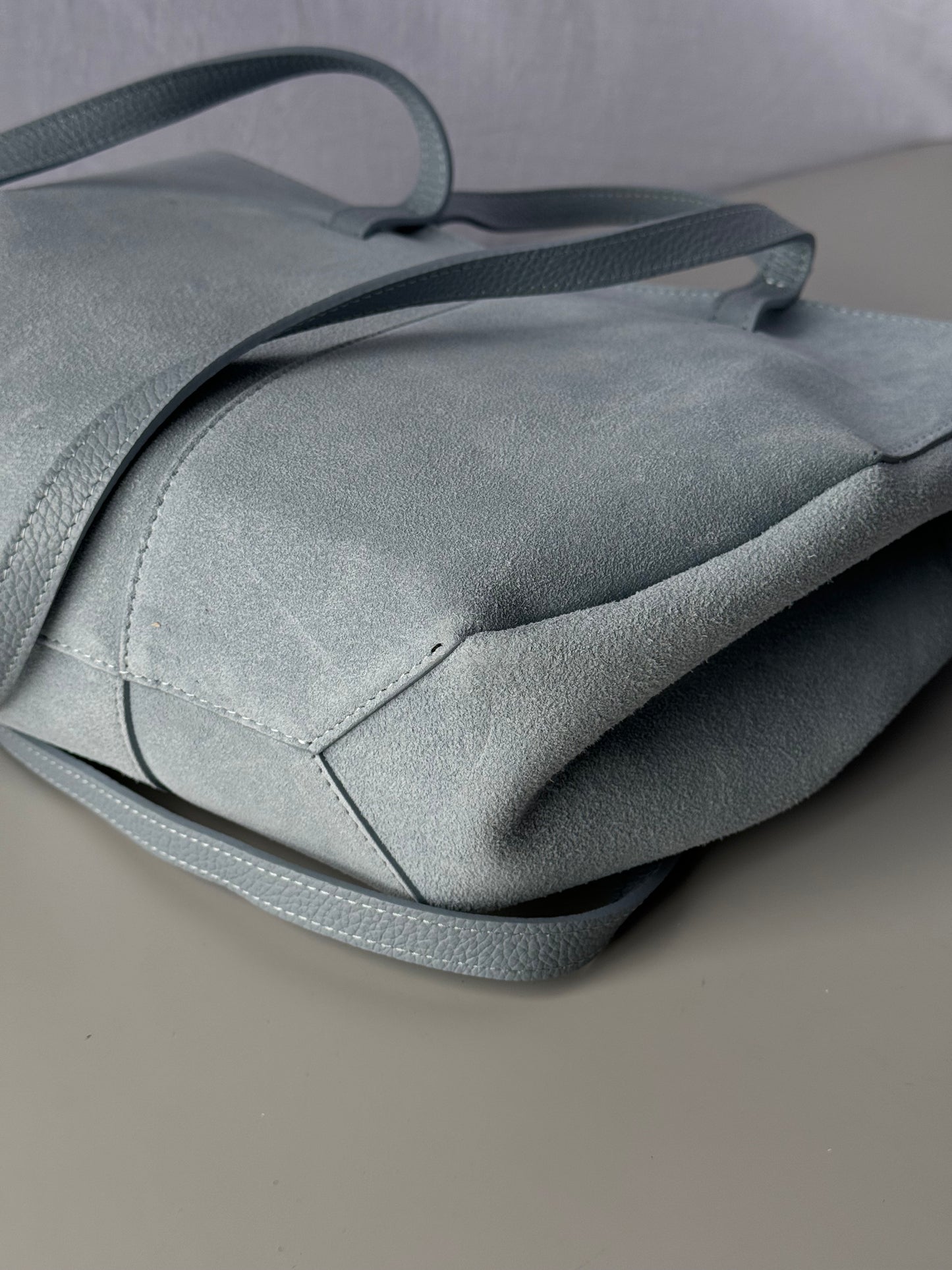 borsa con doppi manici e bottoni