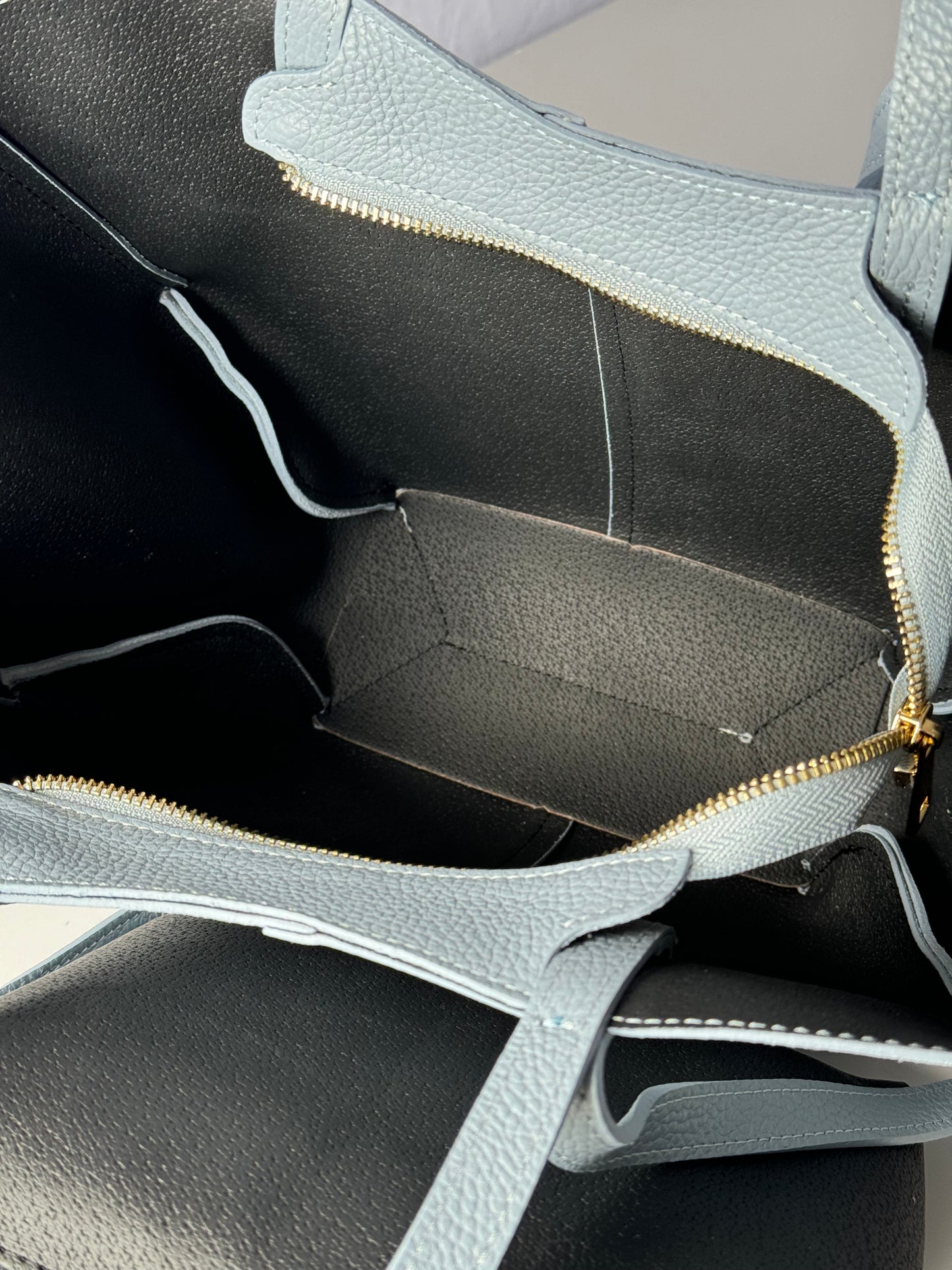 borsa con doppi manici e bottoni