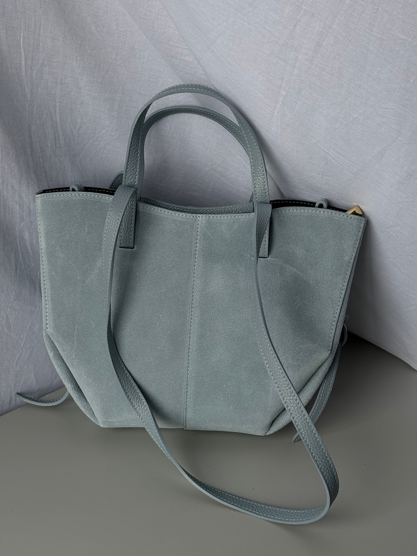 borsa con doppi manici e bottoni