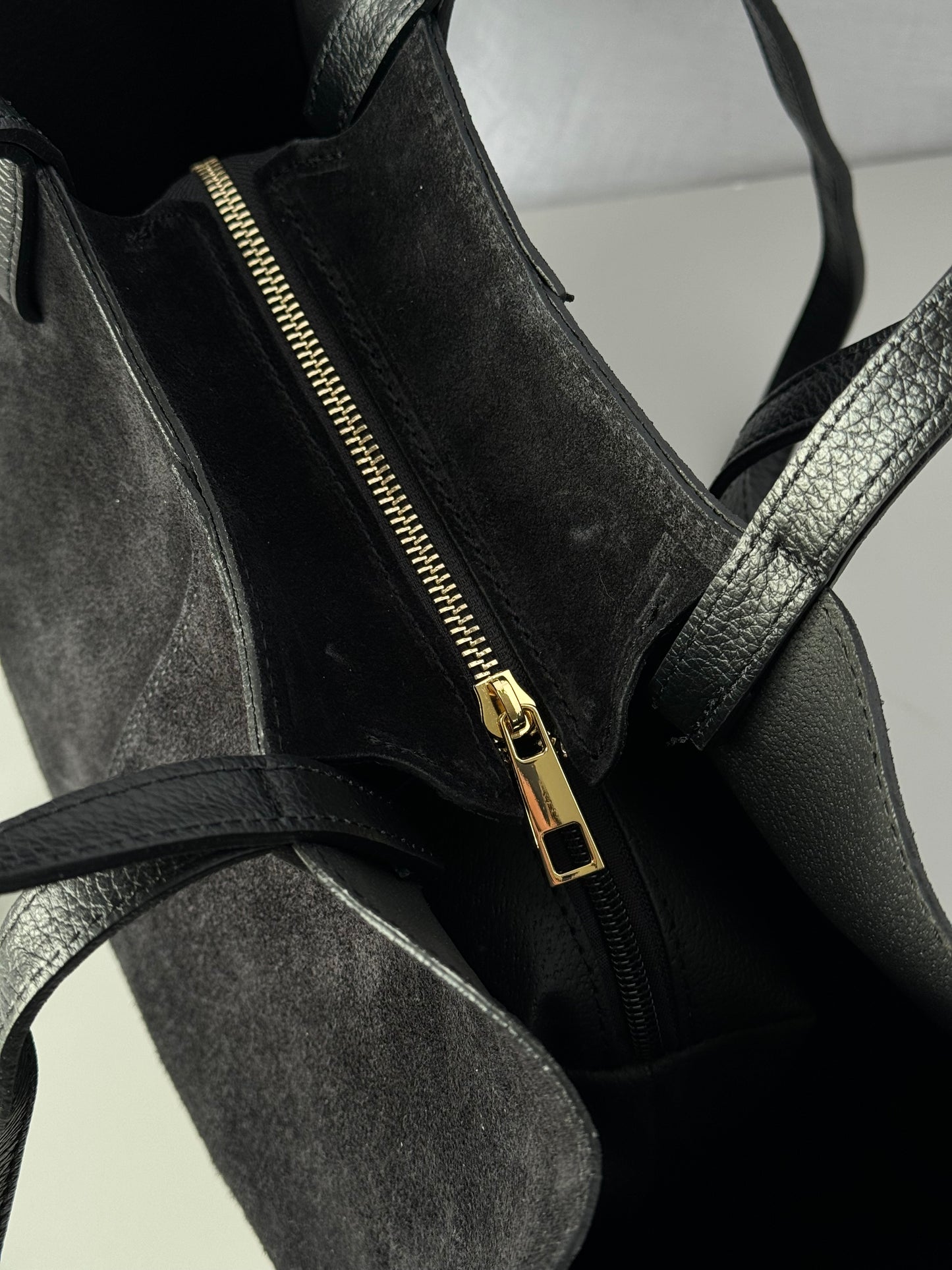 borsa con doppi manici magnetici