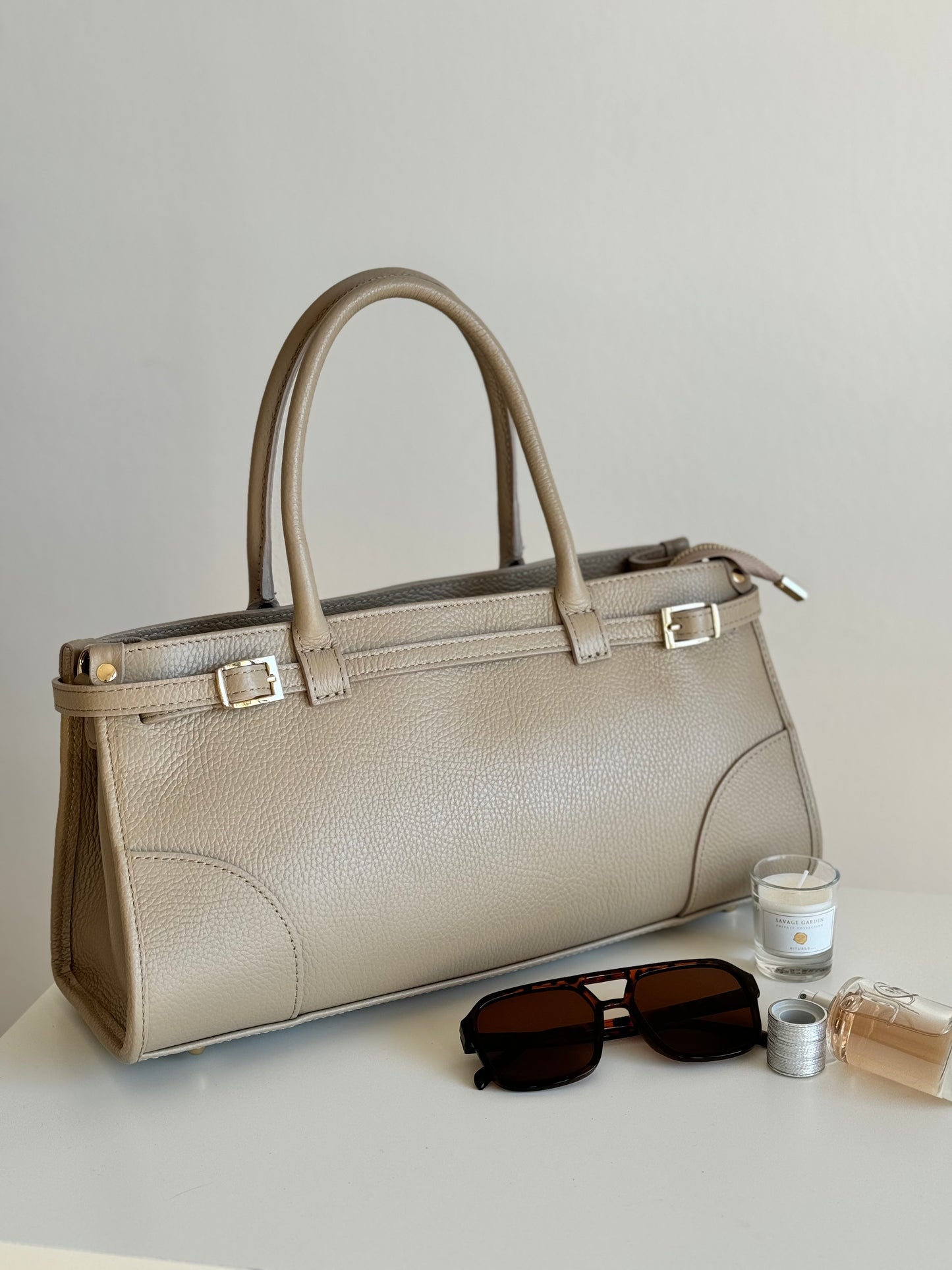 borsa con manico e tracolla