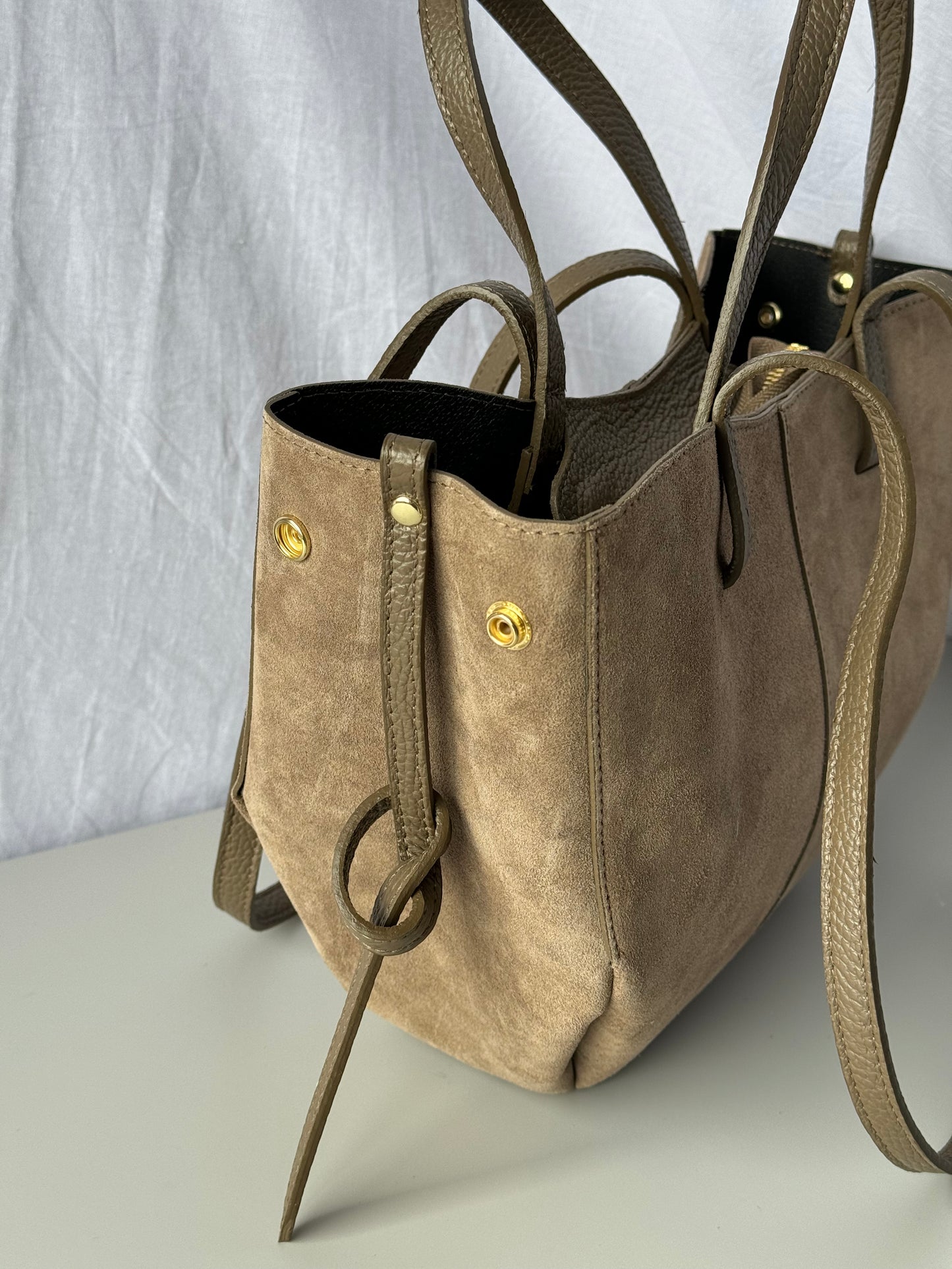 borsa con doppi manici e bottoni