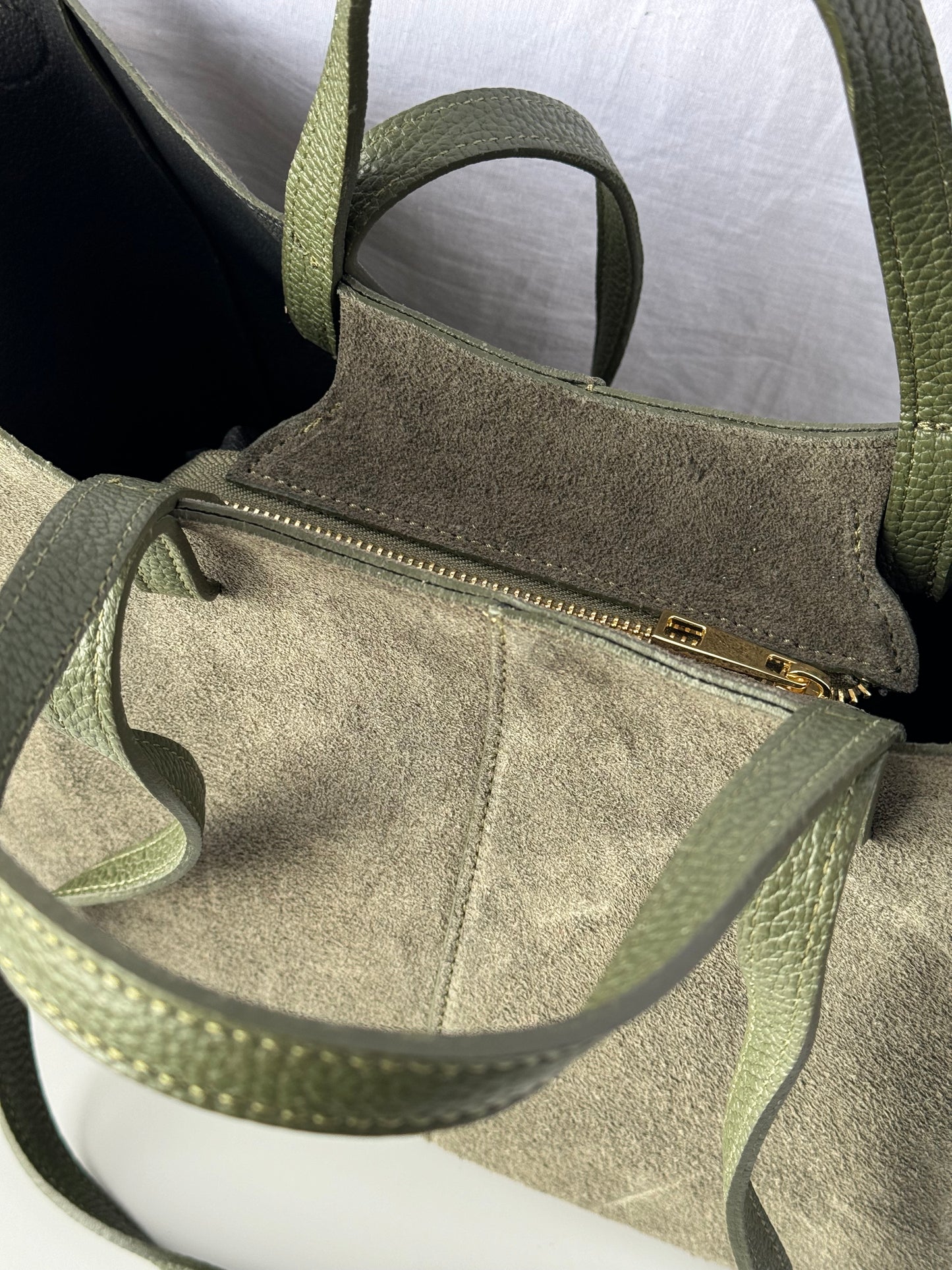 borsa con doppi manici magnetici