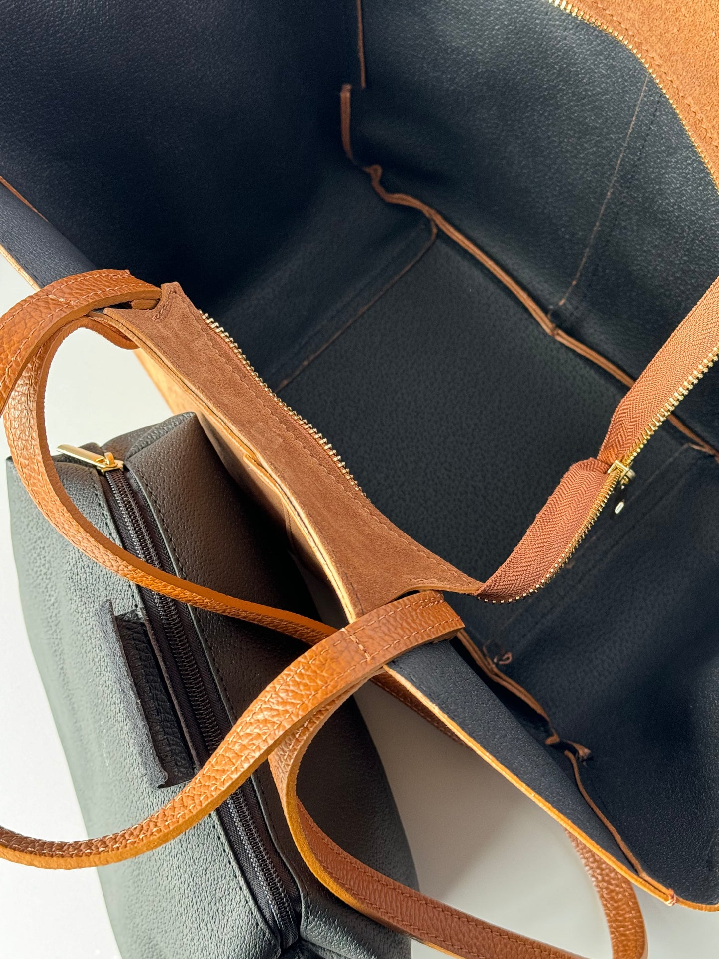 borsa con doppi manici magnetici