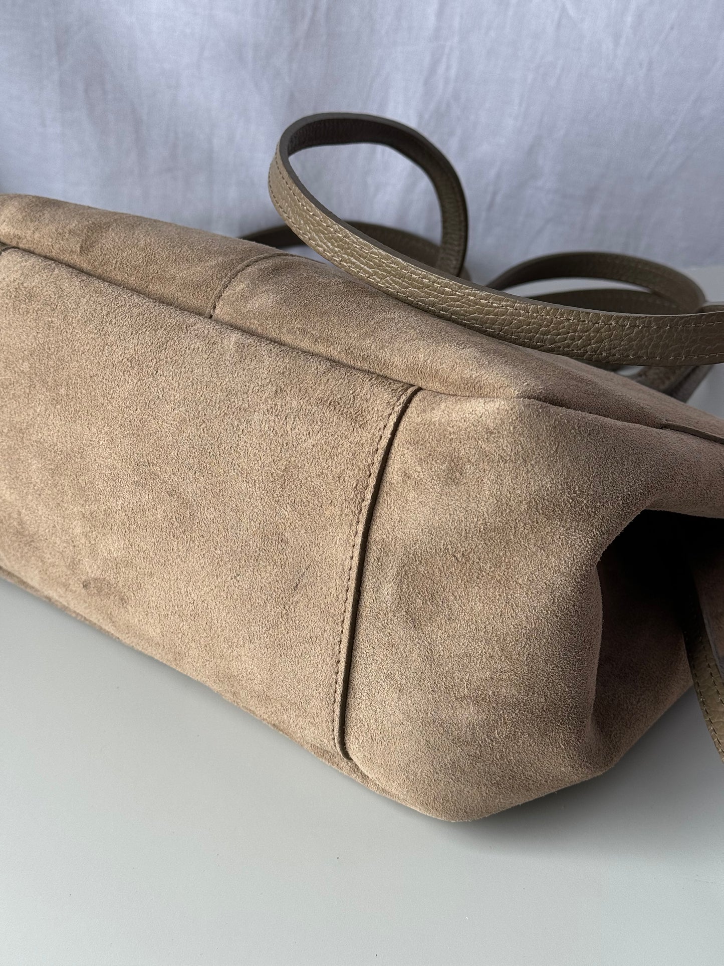 borsa con doppi manici magnetici