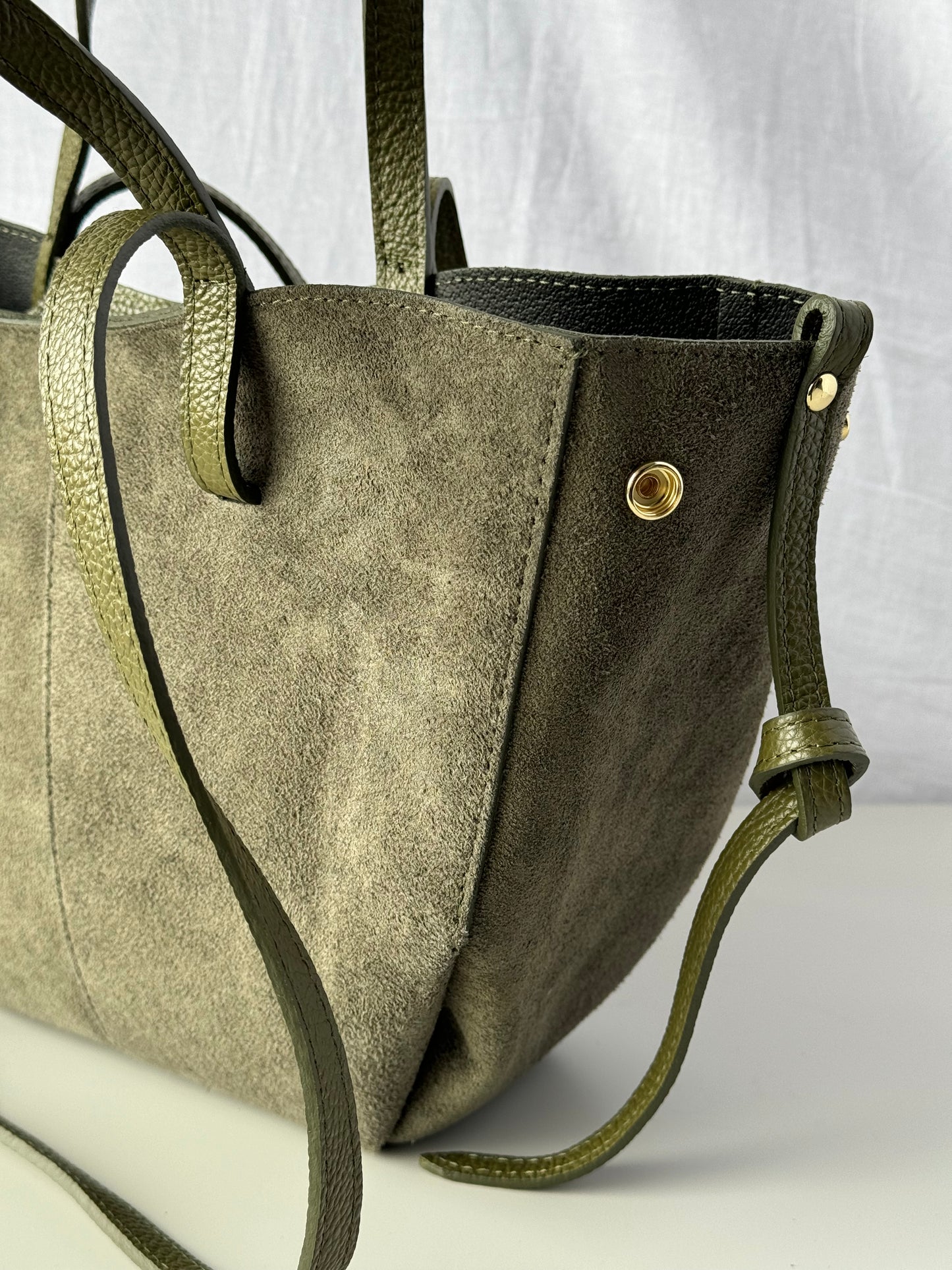 borsa con doppi manici e bottoni