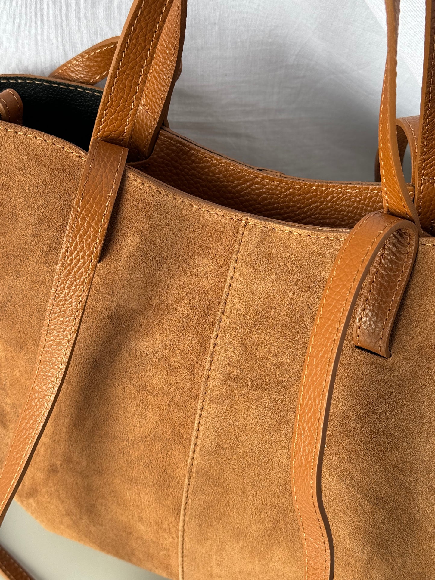 borsa con doppi manici e bottoni