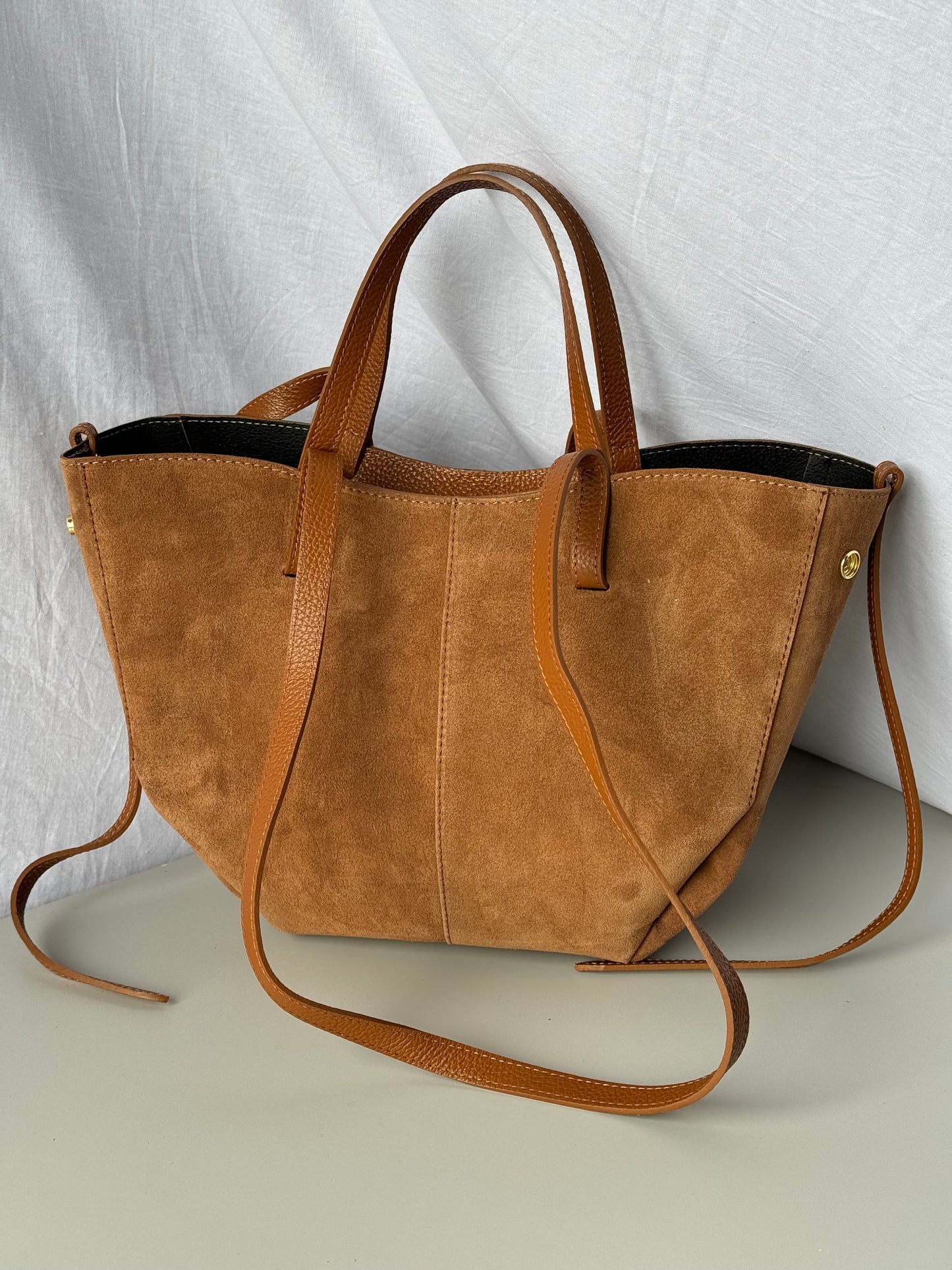 borsa con doppi manici e bottoni