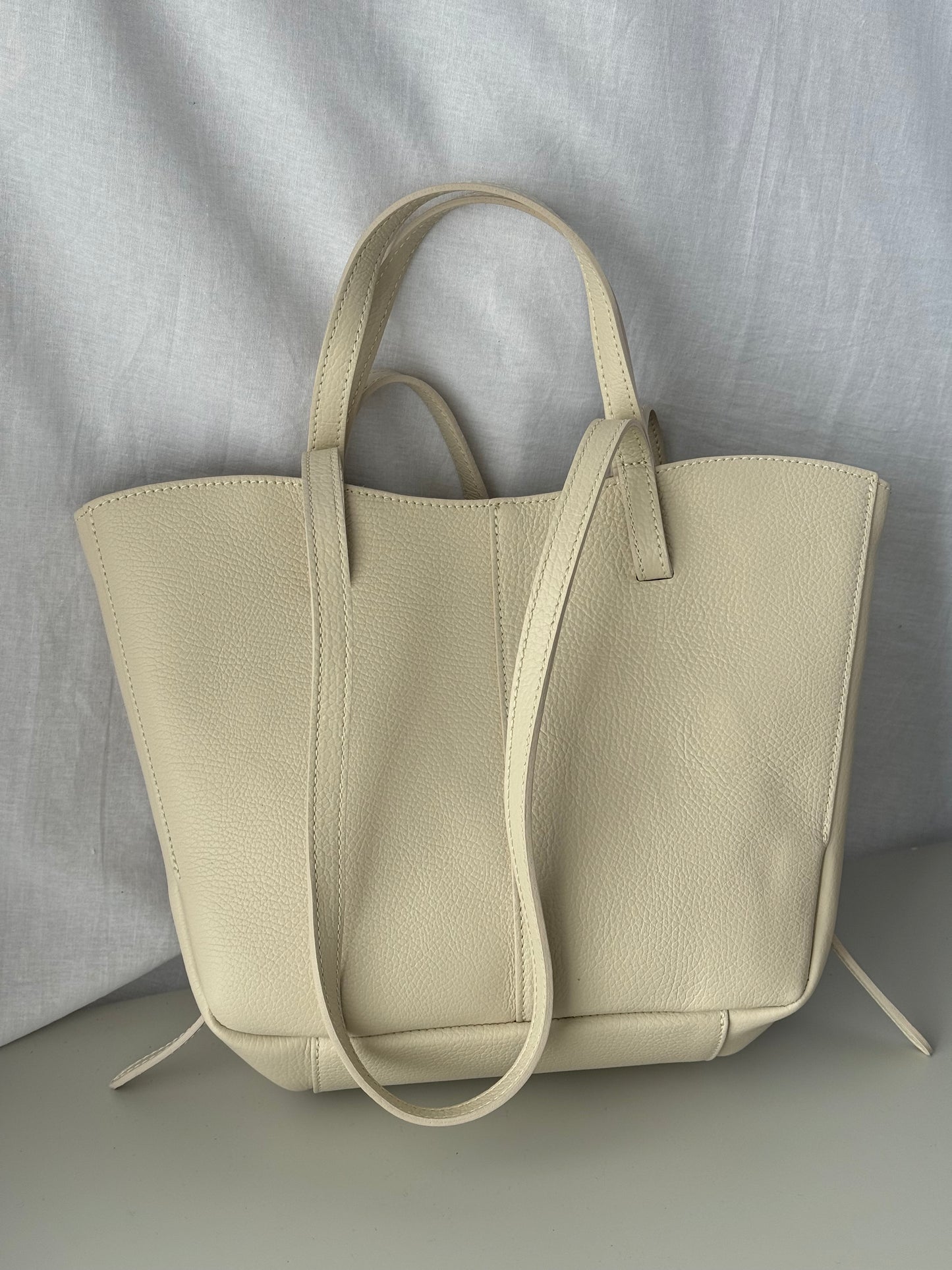 Borsa con doppio manico in pelle