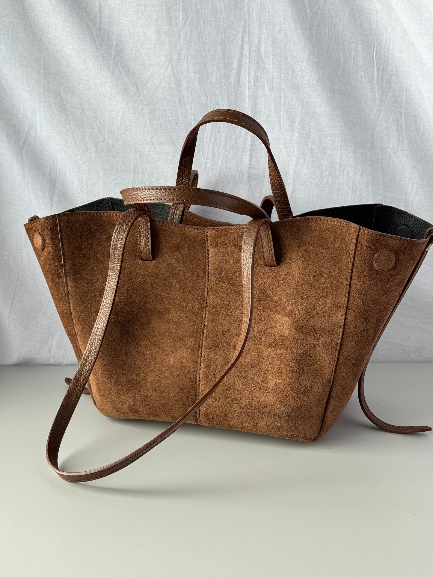 borsa con doppi manici magnetici