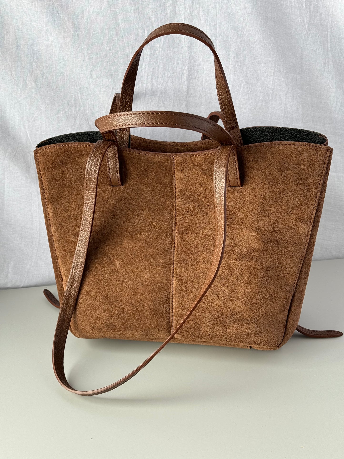 borsa con doppi manici magnetici