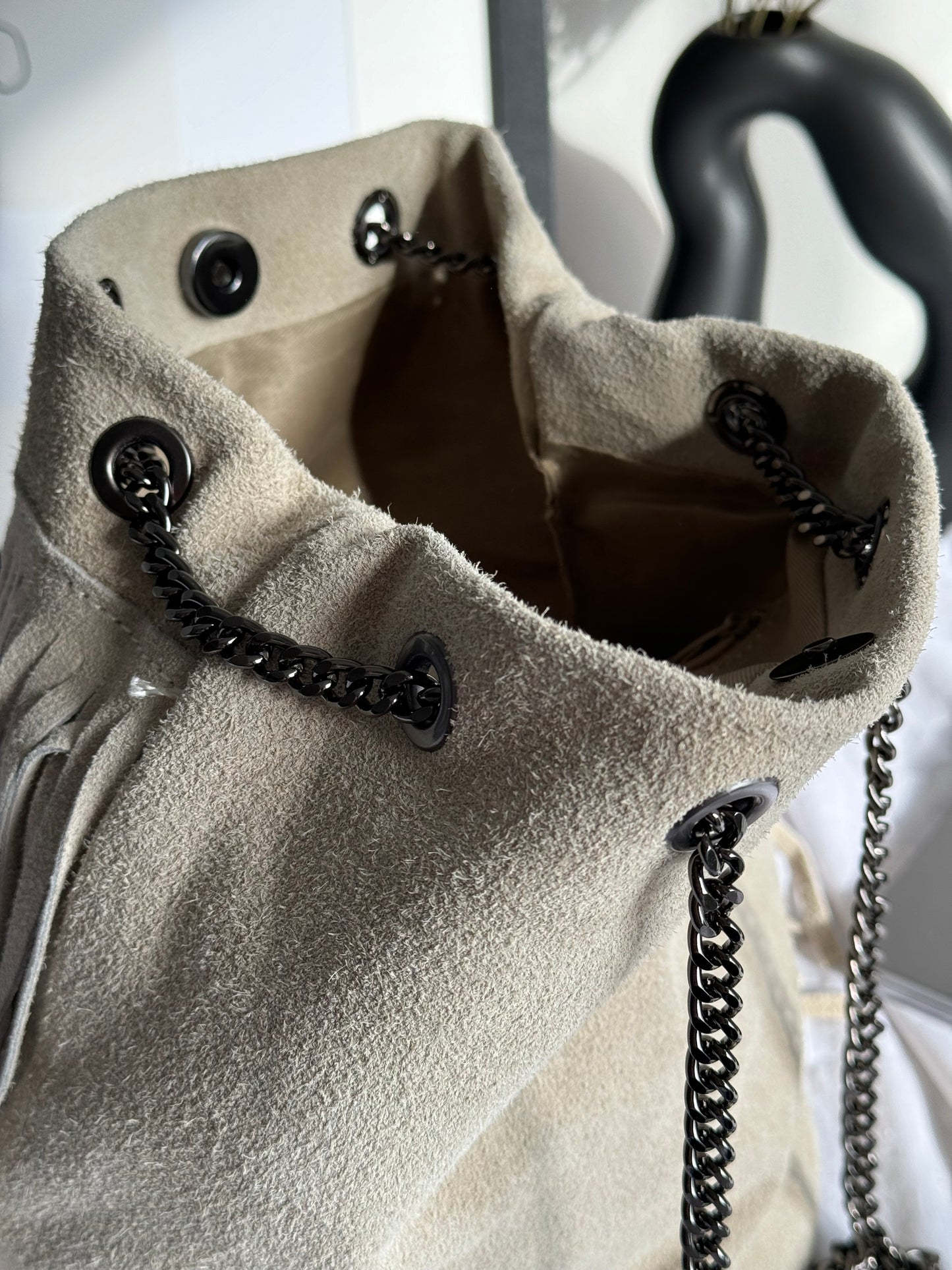 borsa a secchiello in pelle scamosciata