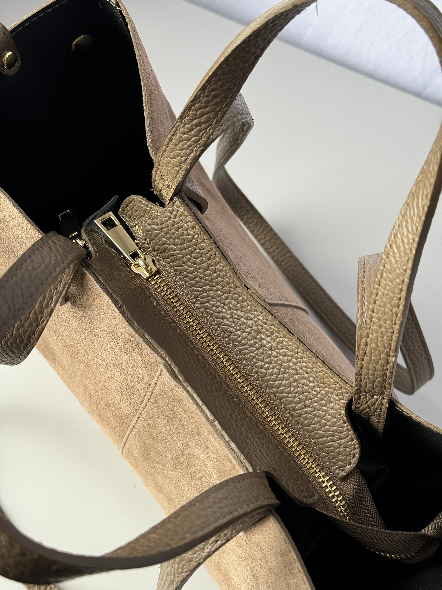 borsa con doppi manici e bottoni