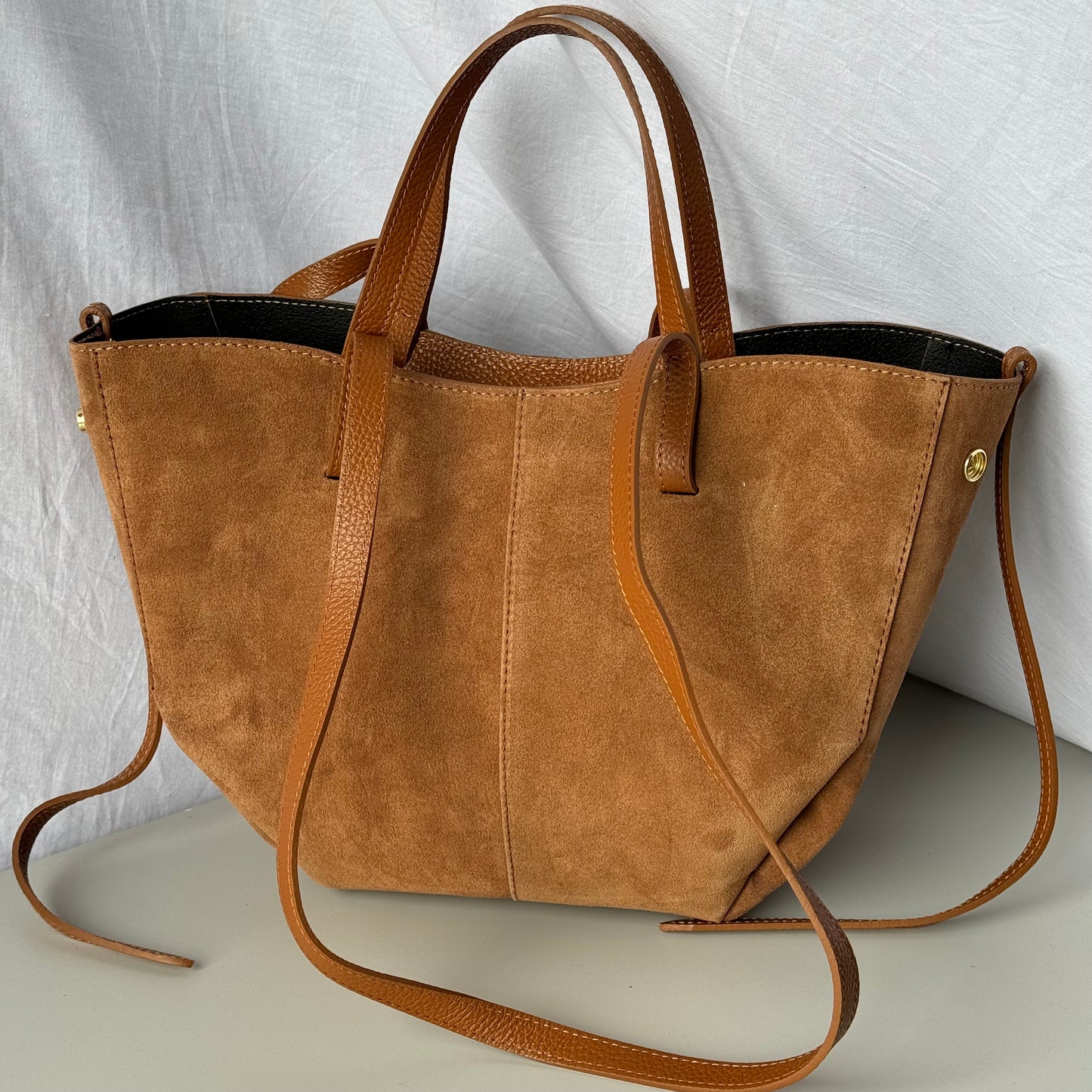 borsa con doppi manici e bottoni