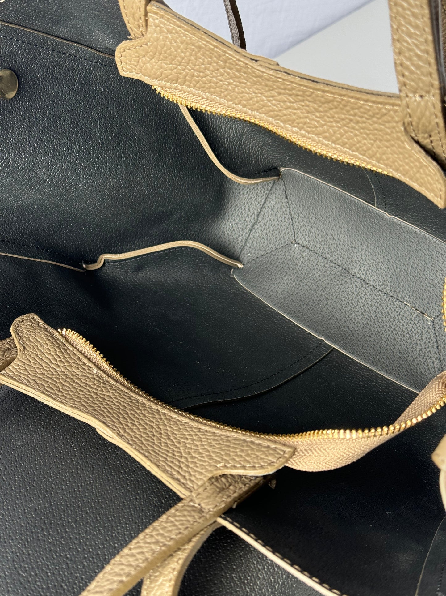 borsa con doppi manici e bottoni