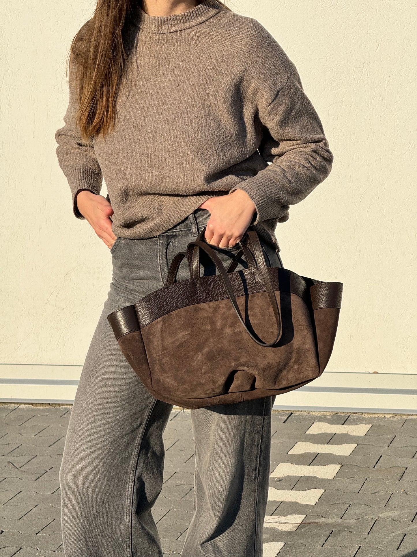 Borsa con doppio manico in pelle scamosciato