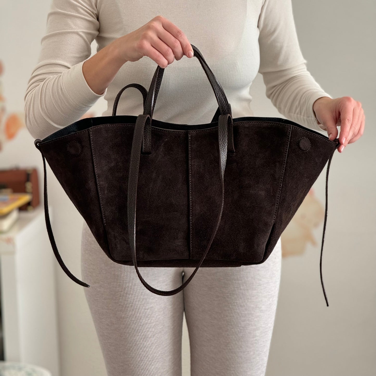 borsa con doppi manici magnetici