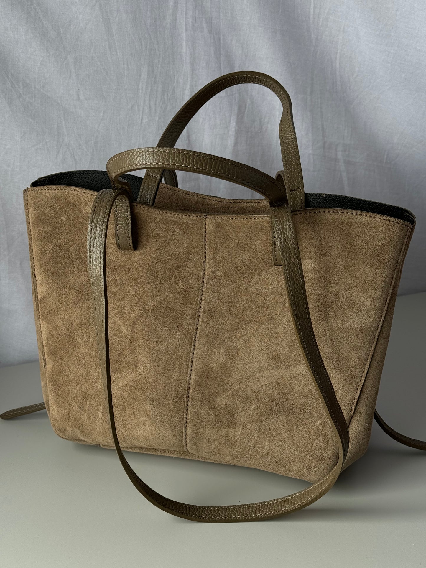 borsa con doppi manici magnetici