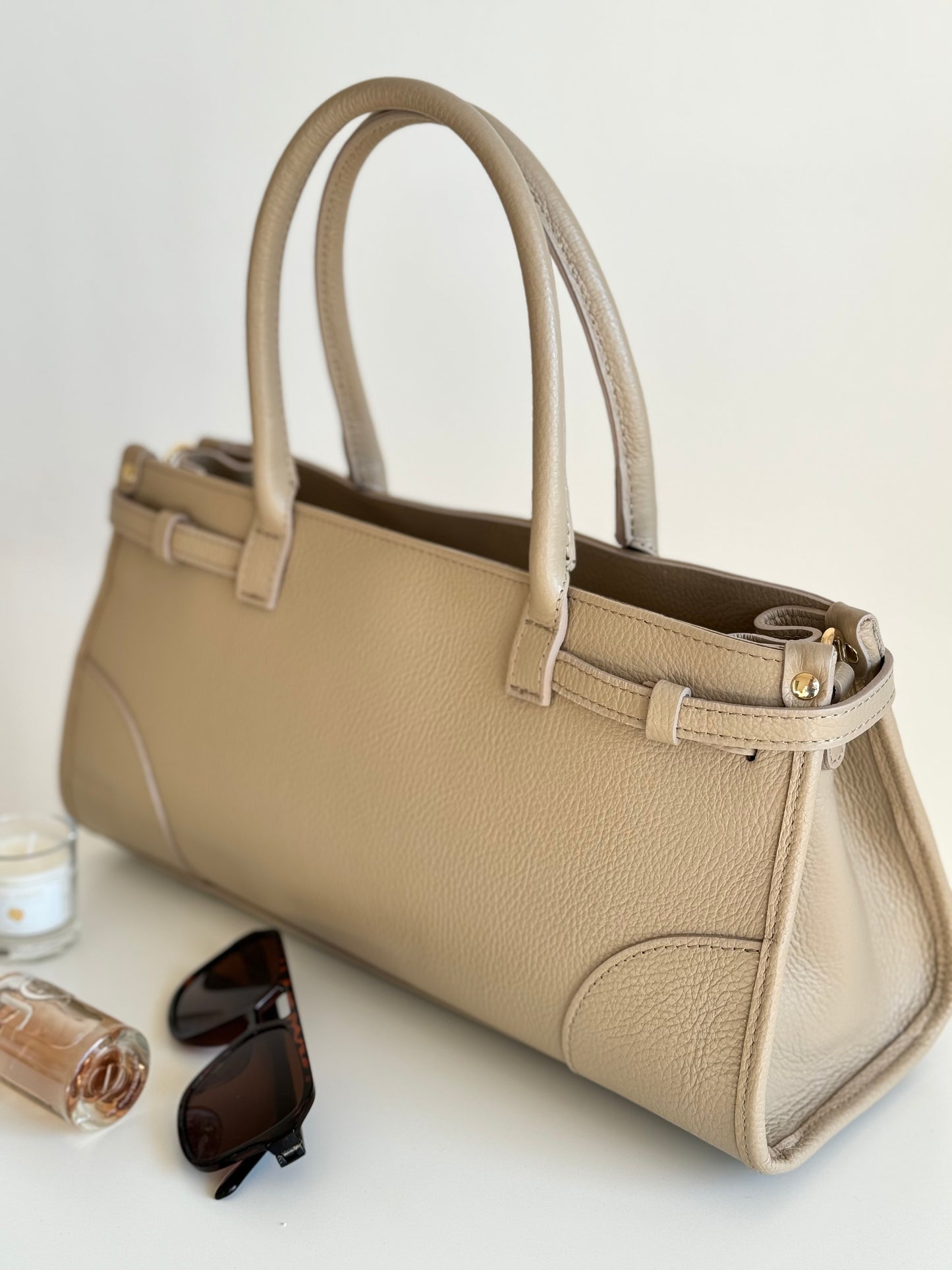 borsa con manico e tracolla