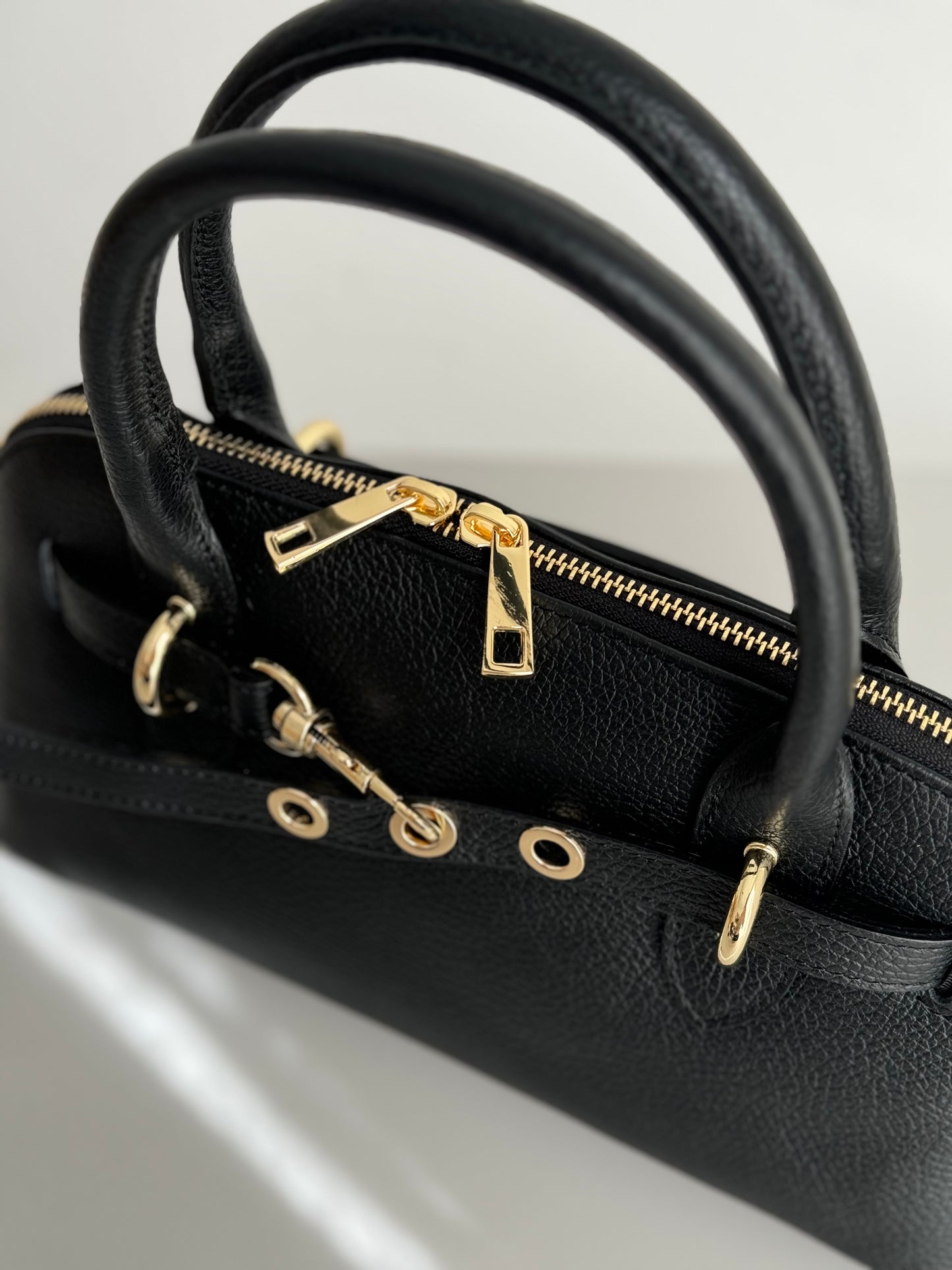 borsa a mano con tracolla