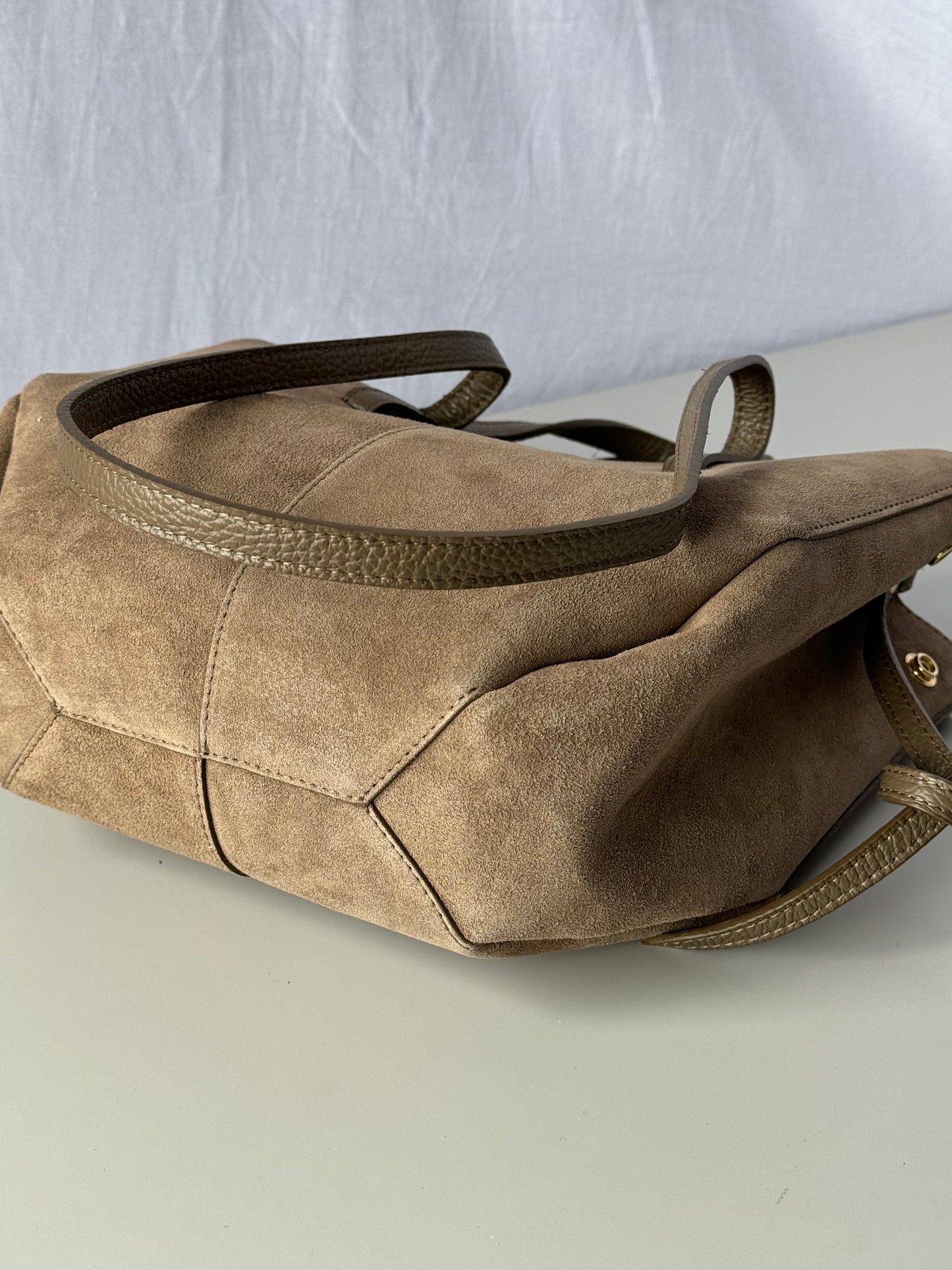 borsa con doppi manici e bottoni
