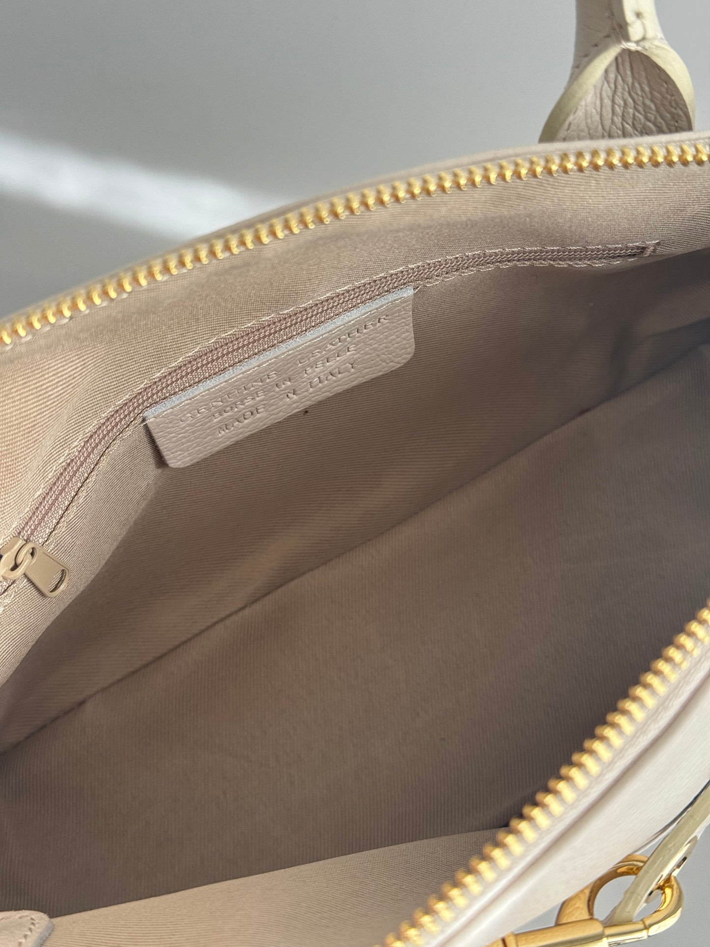 borsa a mano con tracolla
