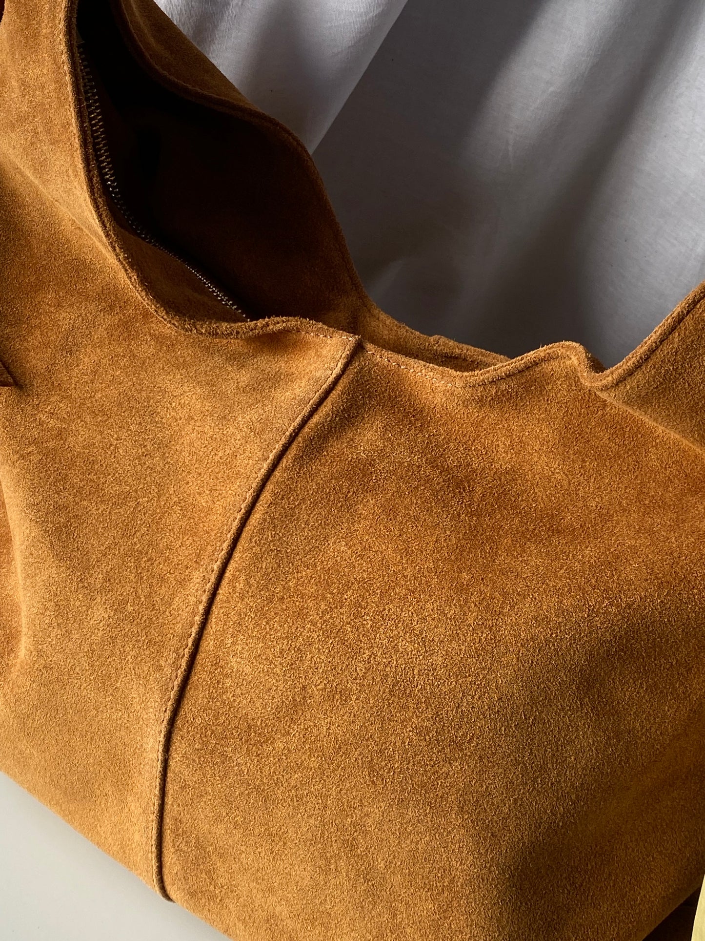 Borsa hobo in pelle scamosciata