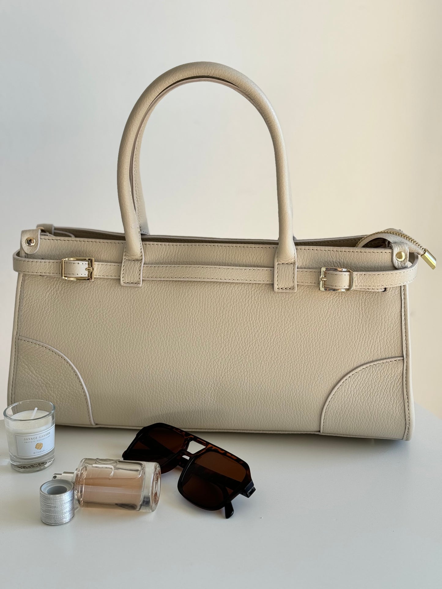 borsa con manico e tracolla