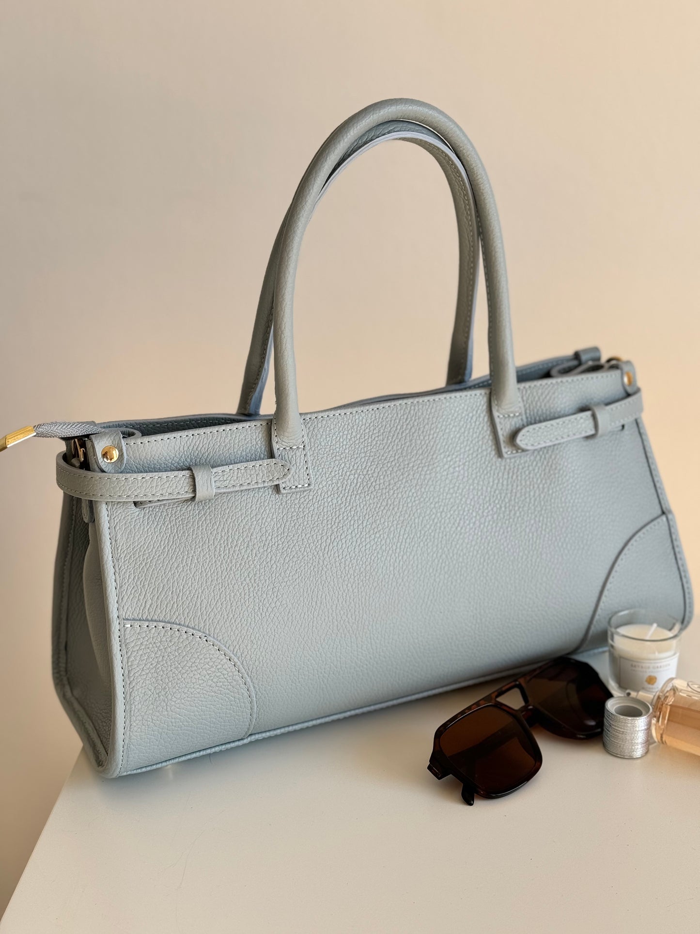 borsa con manico e tracolla