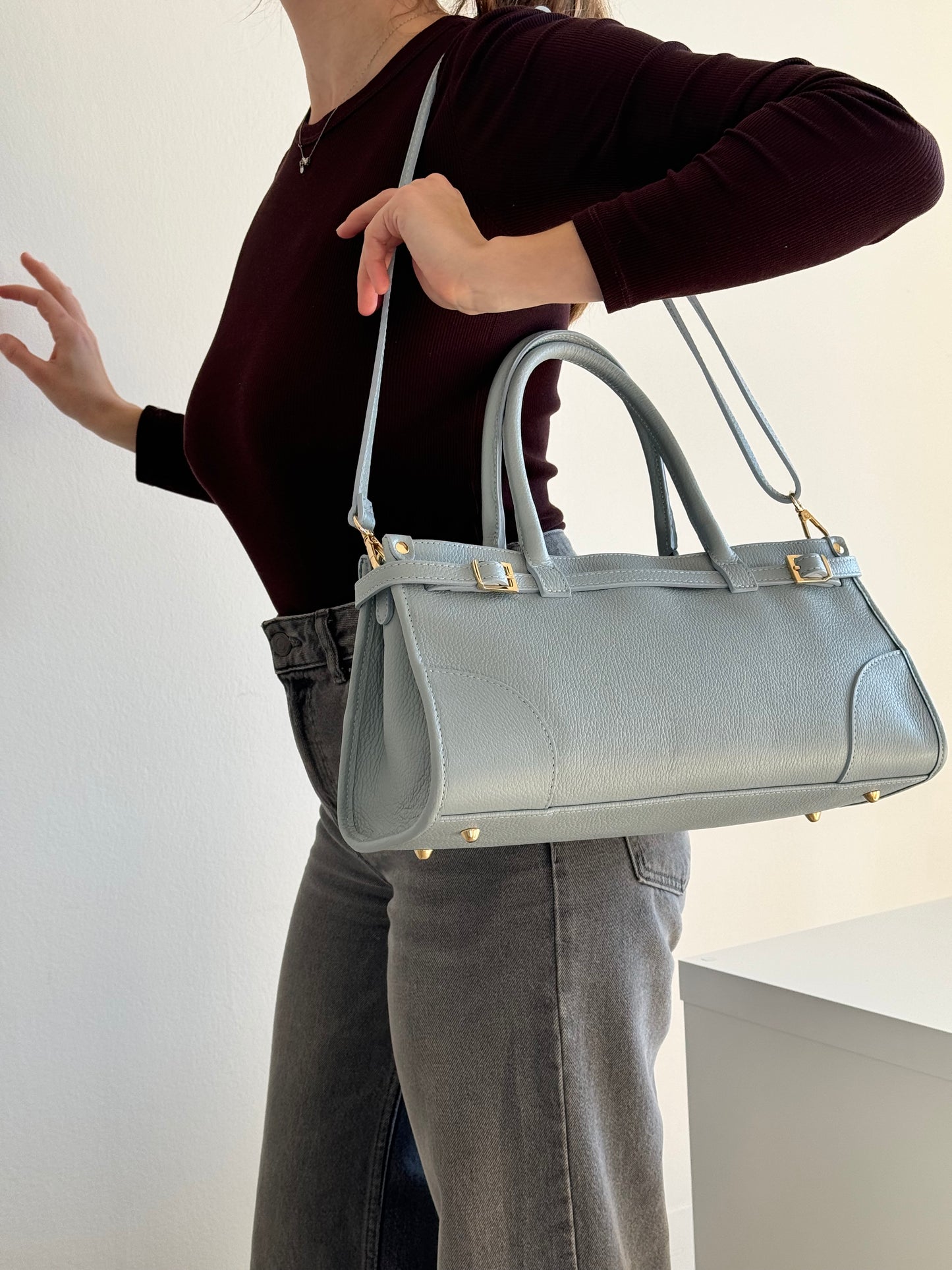 borsa con manico e tracolla